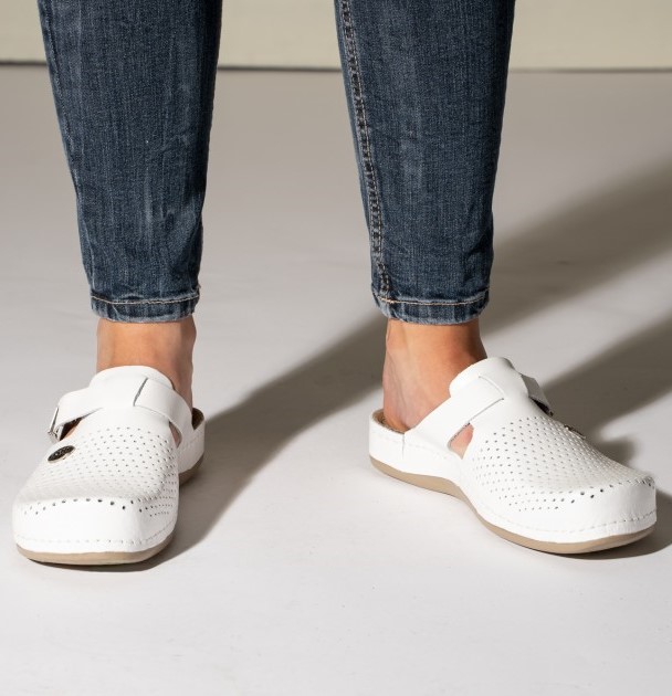 950 Leona Women Sandals